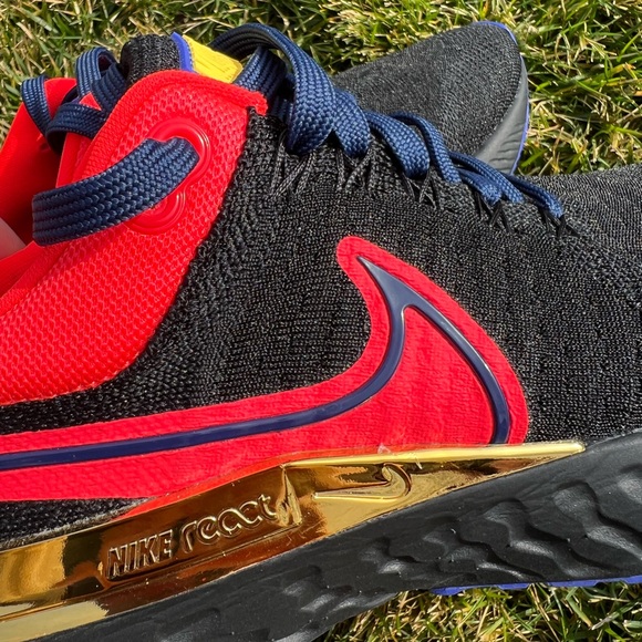 Nike React Infinity Run Flyknit 2 - Custom Colors Captain Marvel Inspired - Picture 9 of 11